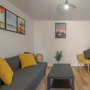 Appartement Endoume, T2 Au Calme, Terrasse, 13007, Marseille